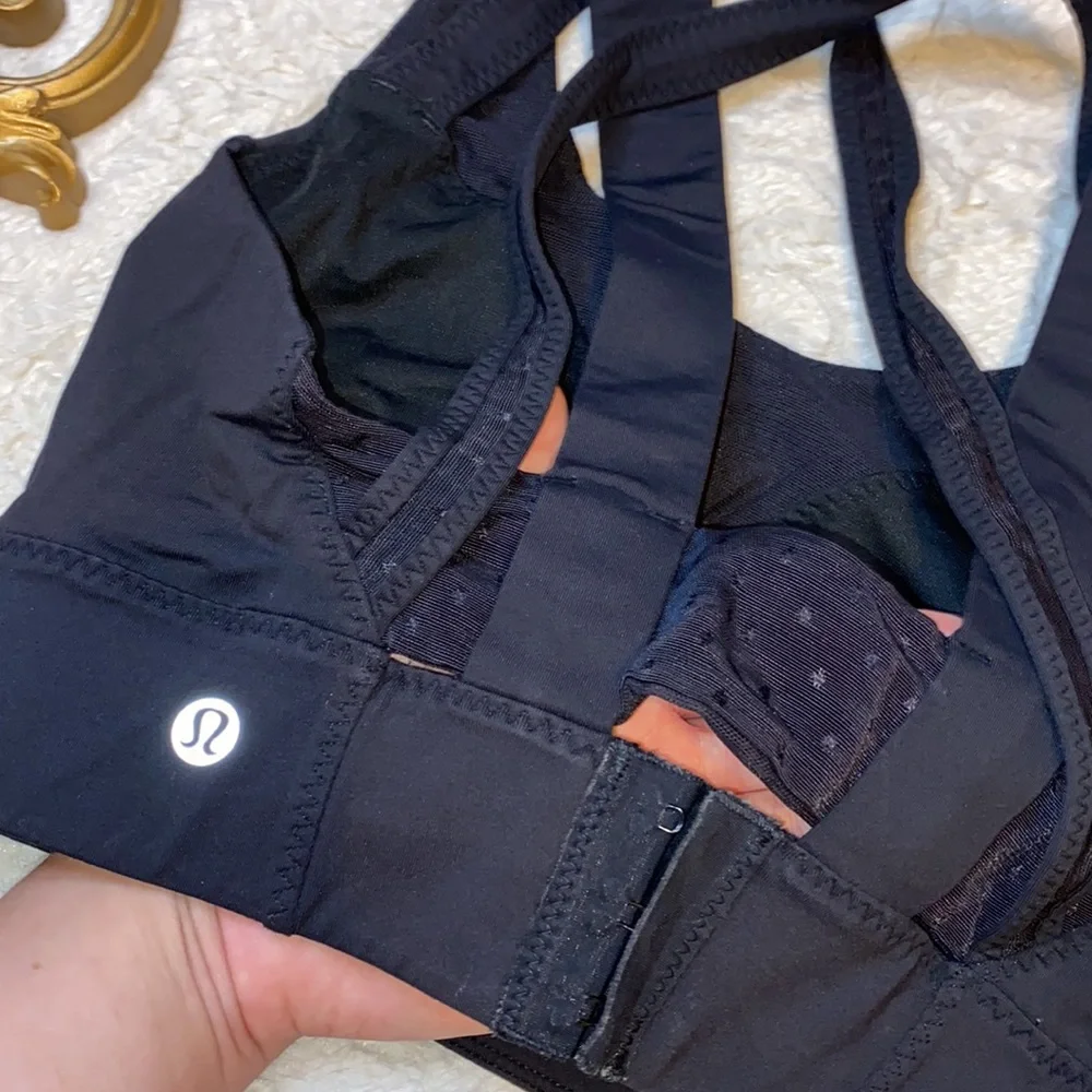 Black Lululemon Sports Bra